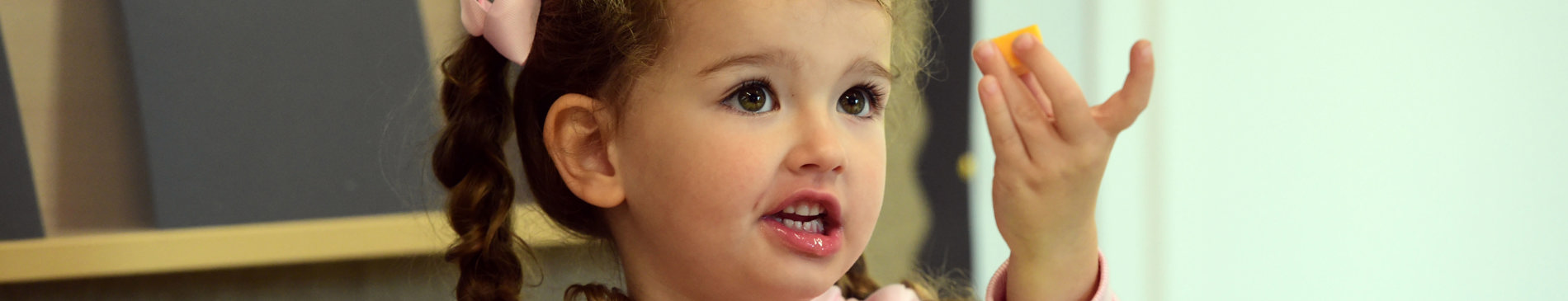 Image of children eating nursery snacks